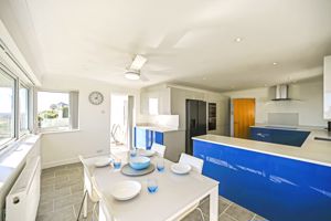 Kitchen dining- click for photo gallery